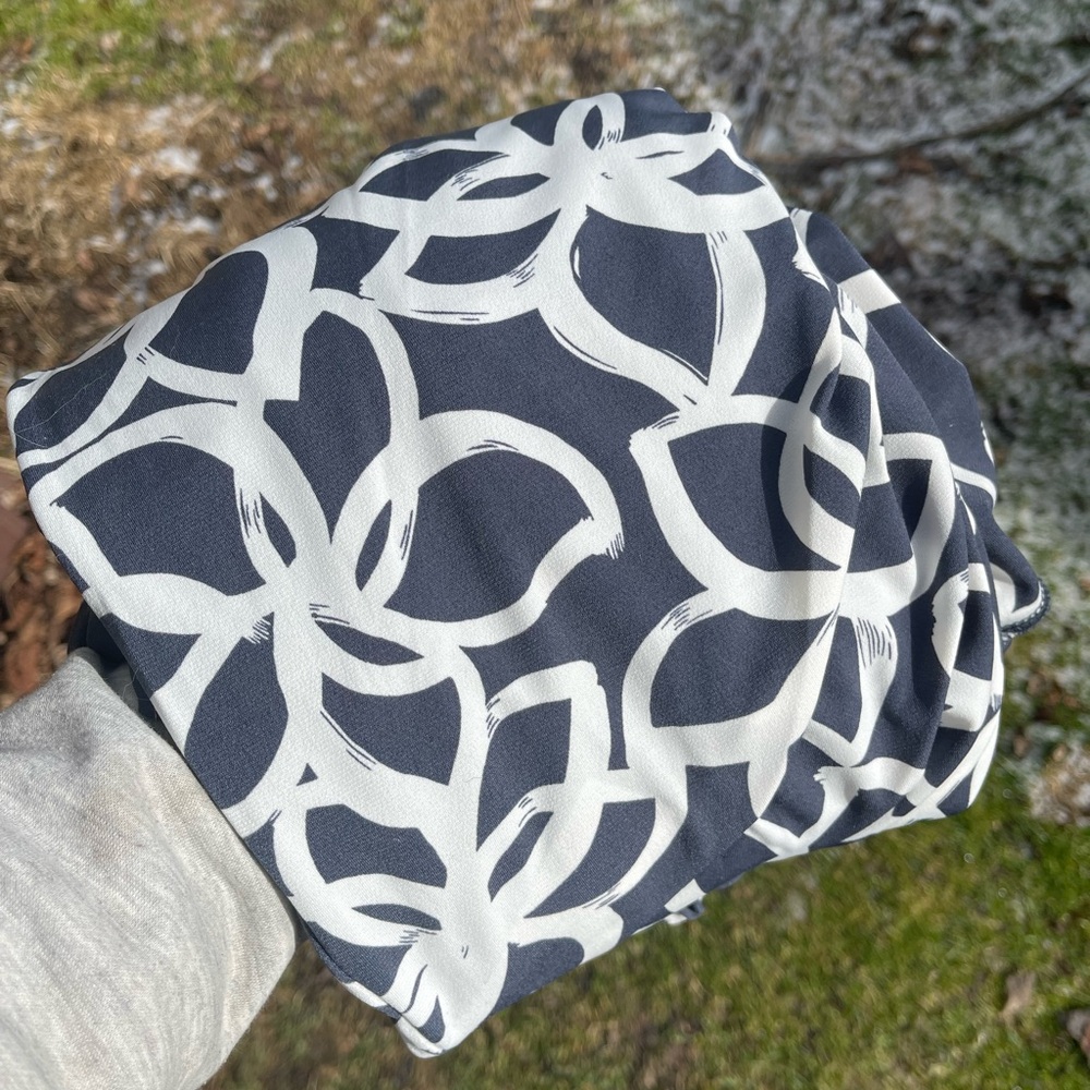 Anne Klein Elegant Slate and light cream floral Patterned Dress women’s size 8 - Picture 9 of 17